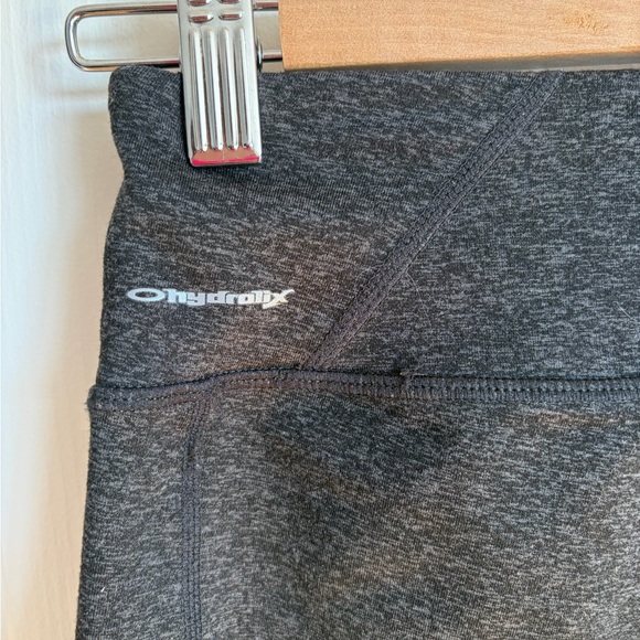 Oakley Grey Capri Leggings | Size S - Picture 4 of 7